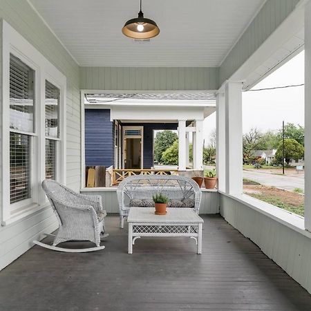 Restored 1930S Uptown Bungalow 2 Min. To Magnolia Waco Exterior photo
