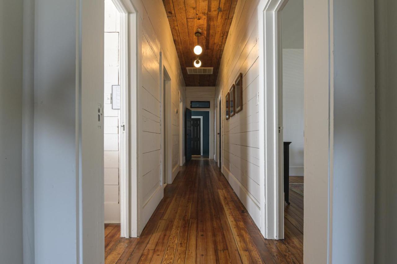 Restored 1930S Uptown Bungalow 2 Min. To Magnolia Waco Exterior photo