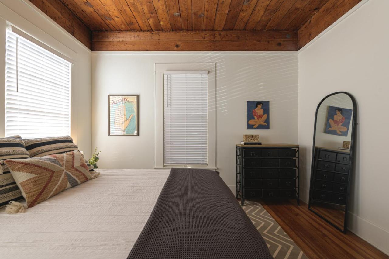 Restored 1930S Uptown Bungalow 2 Min. To Magnolia Waco Exterior photo